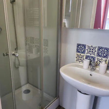 Appartement Le Logis De Tania - 2 - Rue Calme Dans Centre Sedan